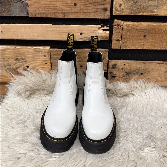 DR. MARTENS 2976 QUAD‎ PLATFORM CHELSEA WOMEN'S BOOT WHITE SMOOTH LEATHER SIZE 8 - Picture 2 of 9